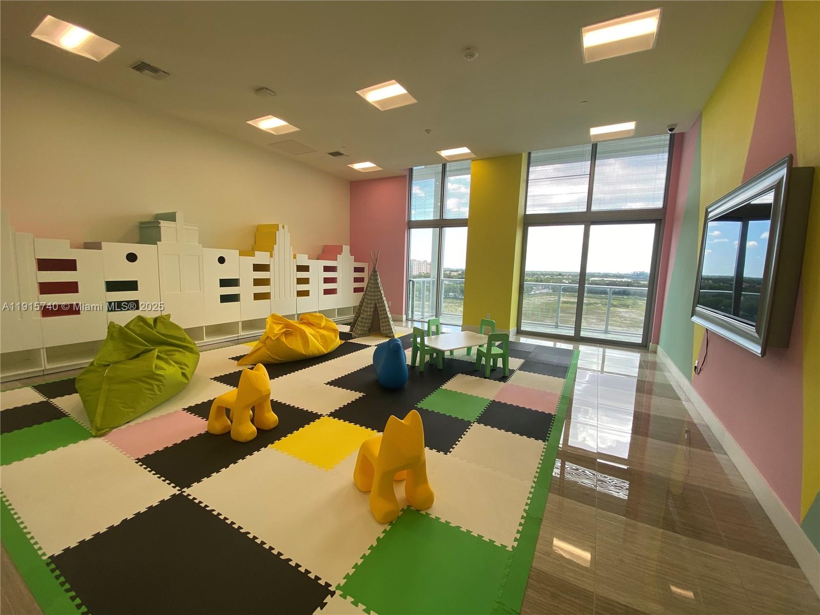 METROPICA NORTH TOWER ONE - Residential