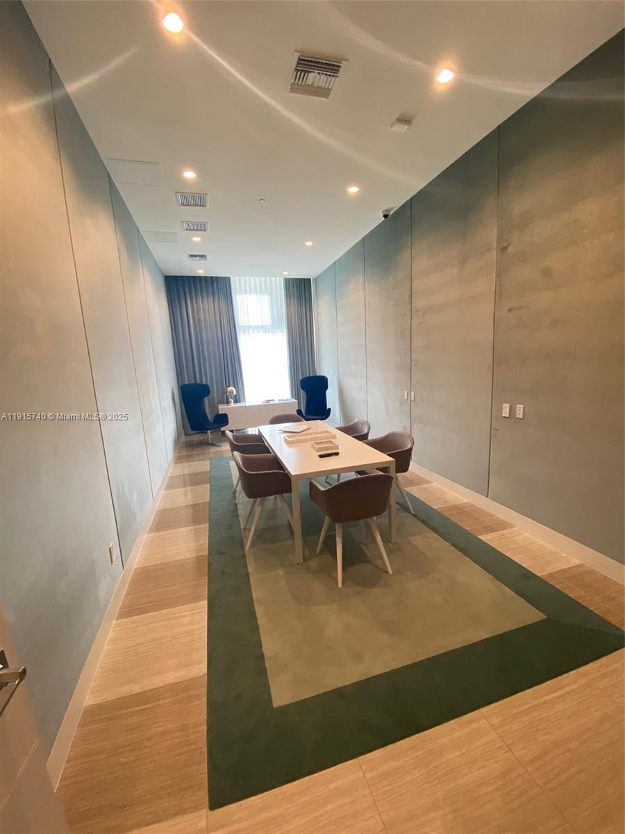 METROPICA NORTH TOWER ONE - Residential