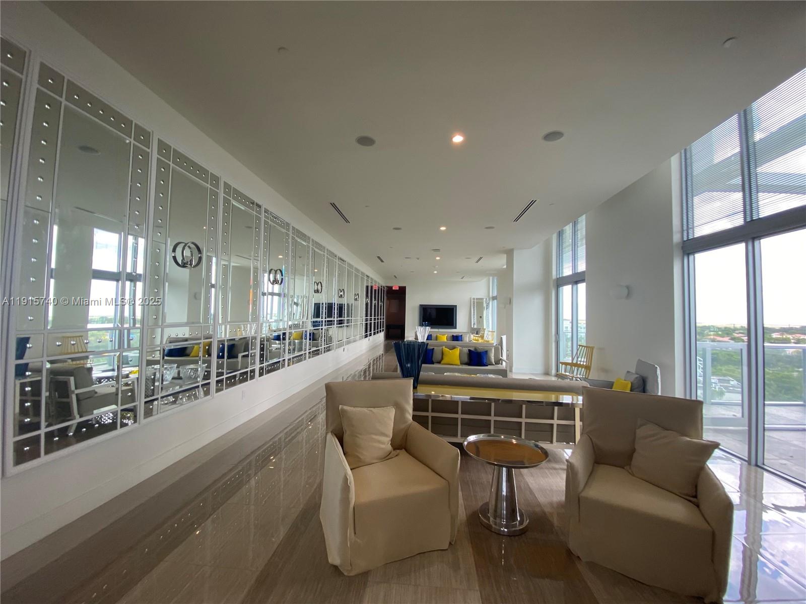 METROPICA NORTH TOWER ONE - Residential