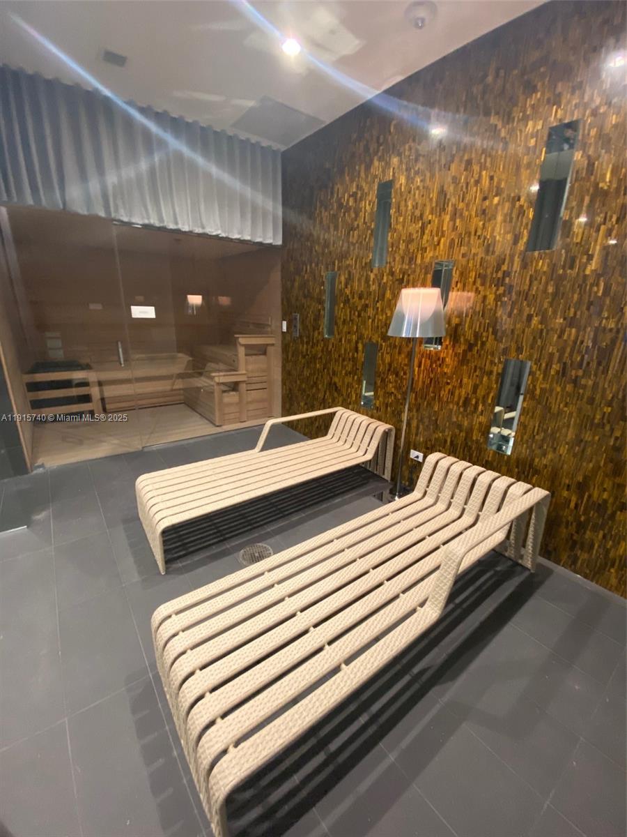 METROPICA NORTH TOWER ONE - Residential