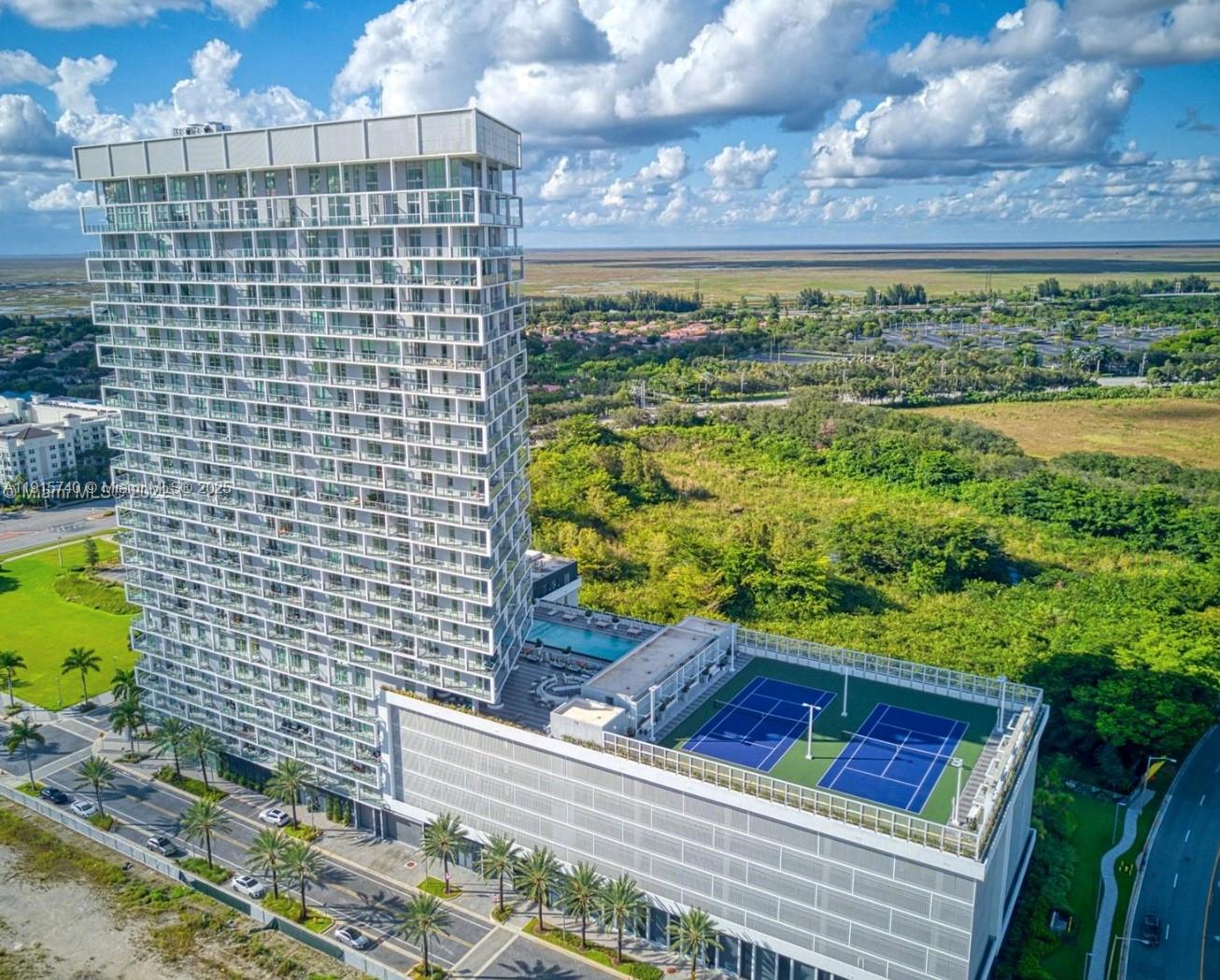 METROPICA NORTH TOWER ONE - Residential