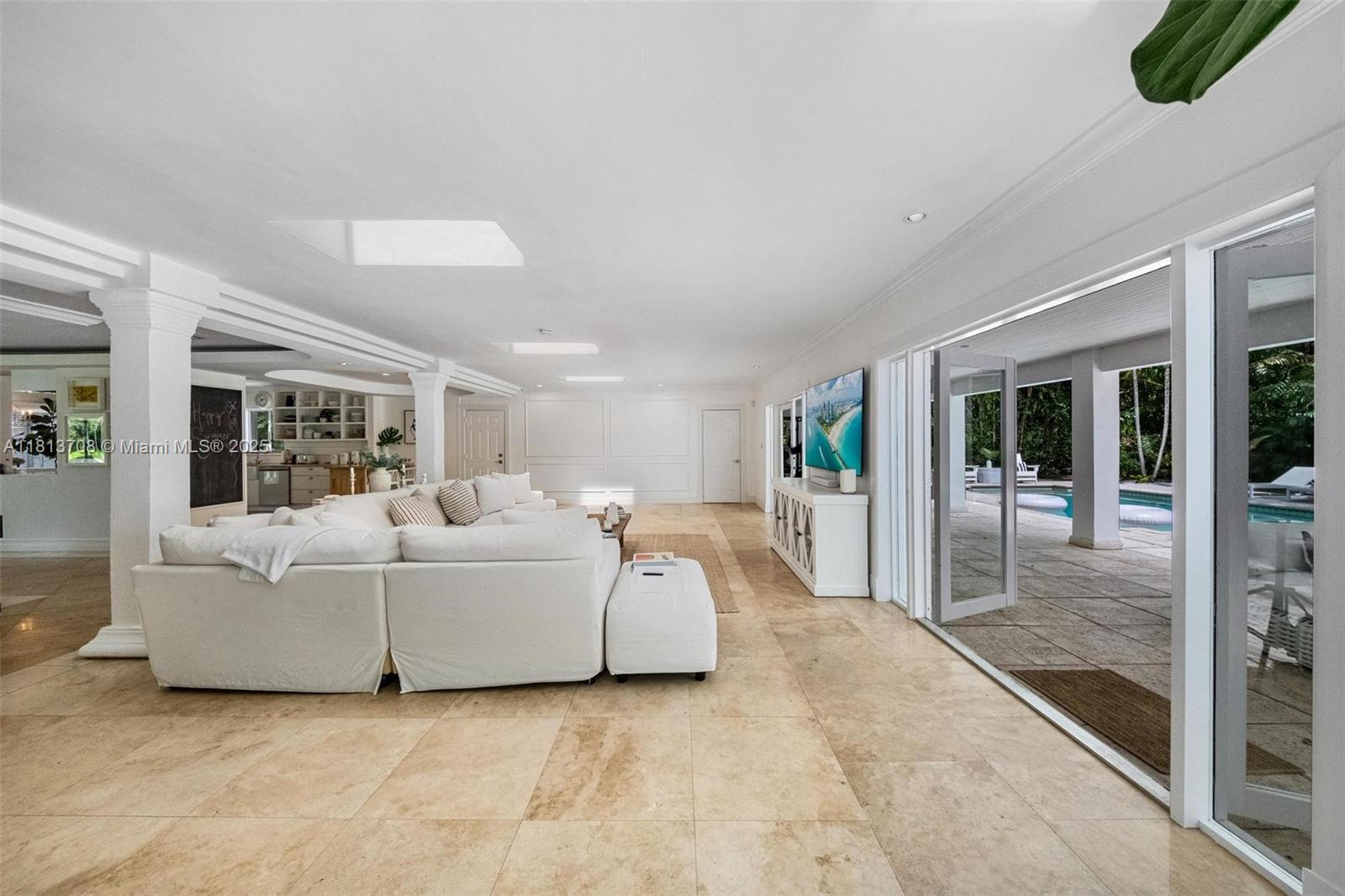 BAY LURE - Residential