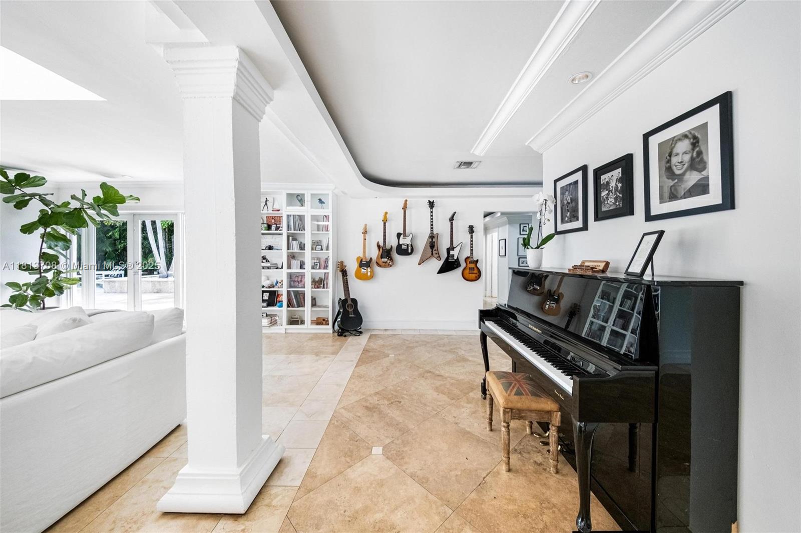 BAY LURE - Residential