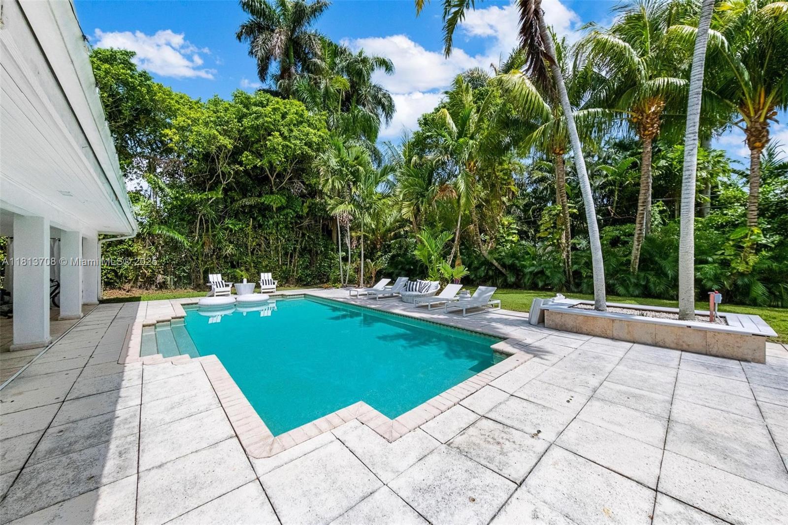 BAY LURE - Residential