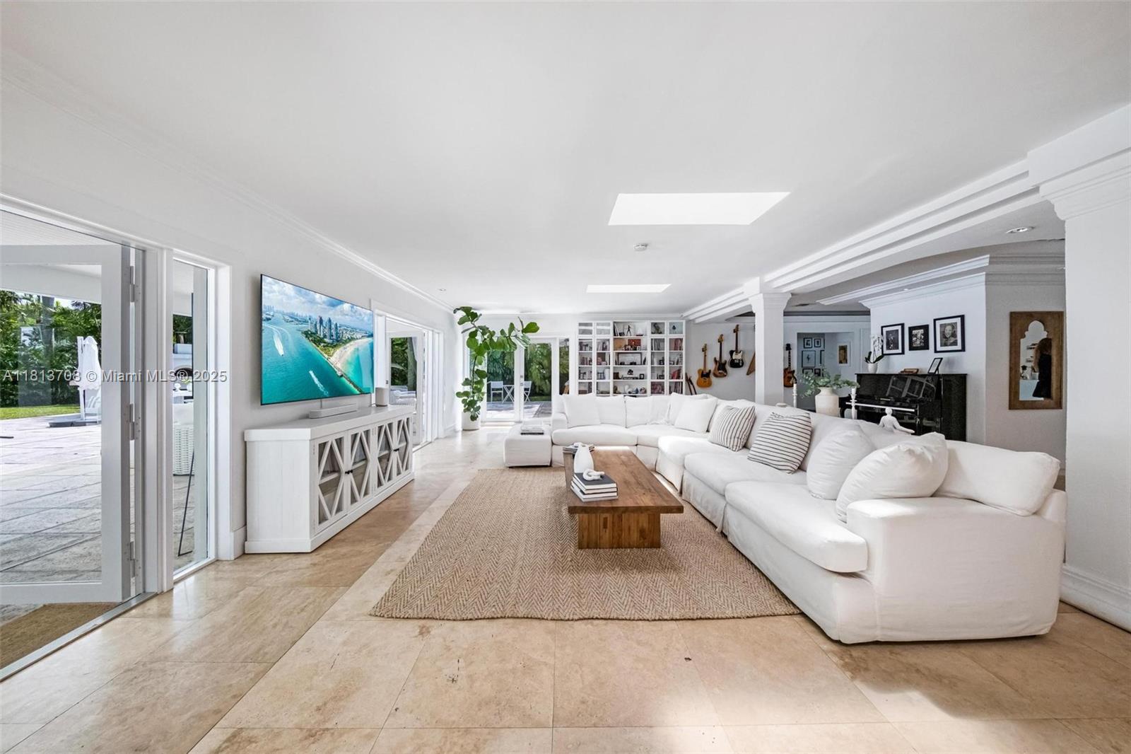 BAY LURE - Residential