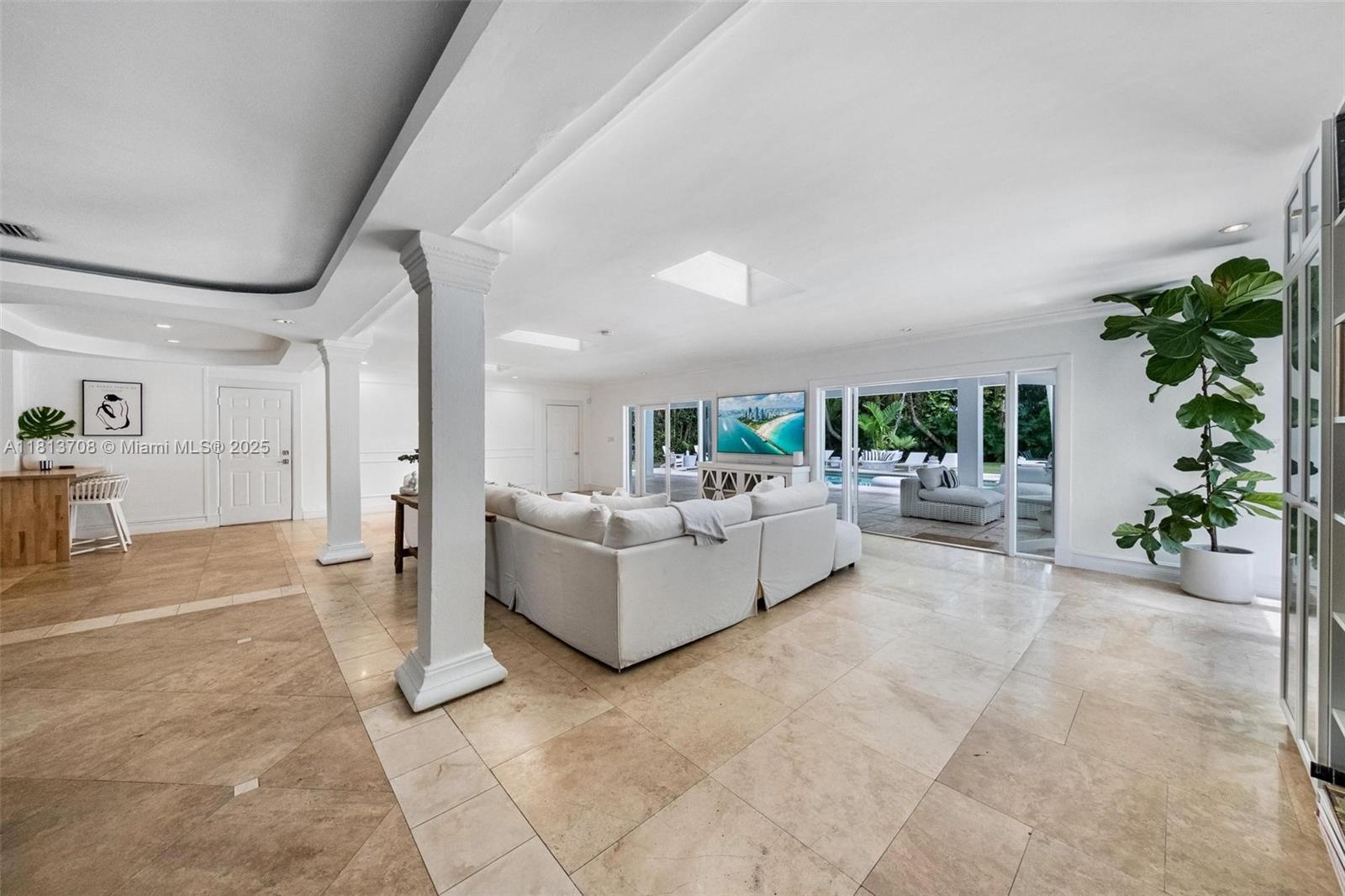 BAY LURE - Residential