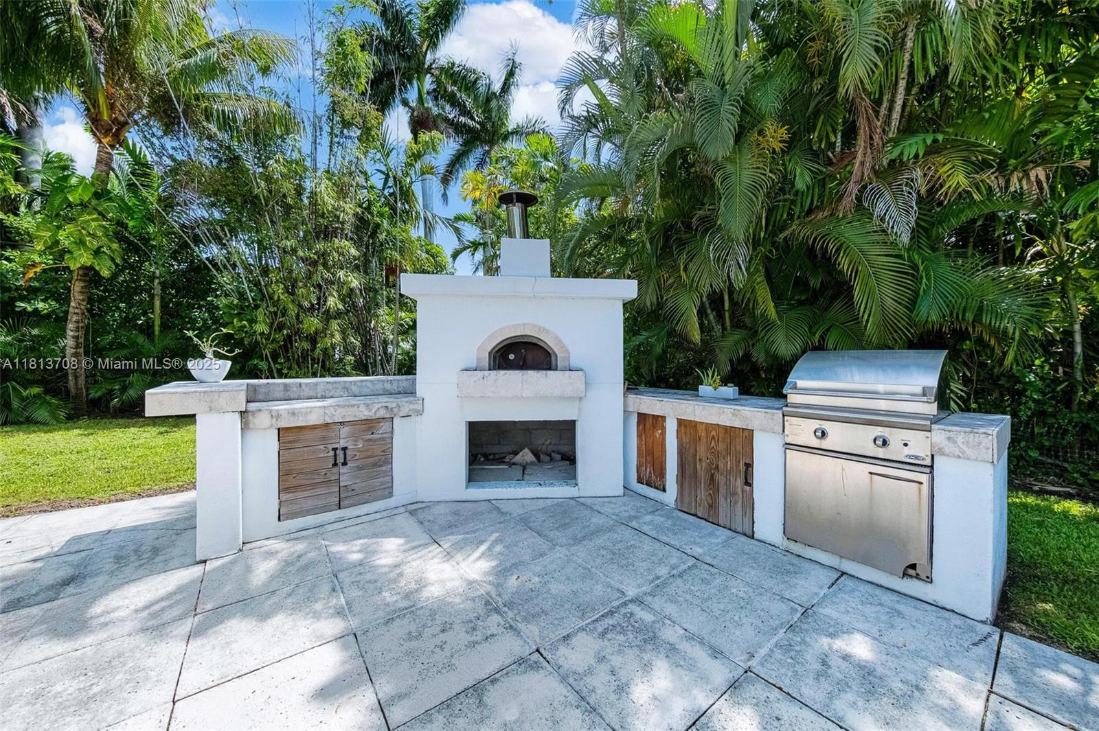 BAY LURE - Residential