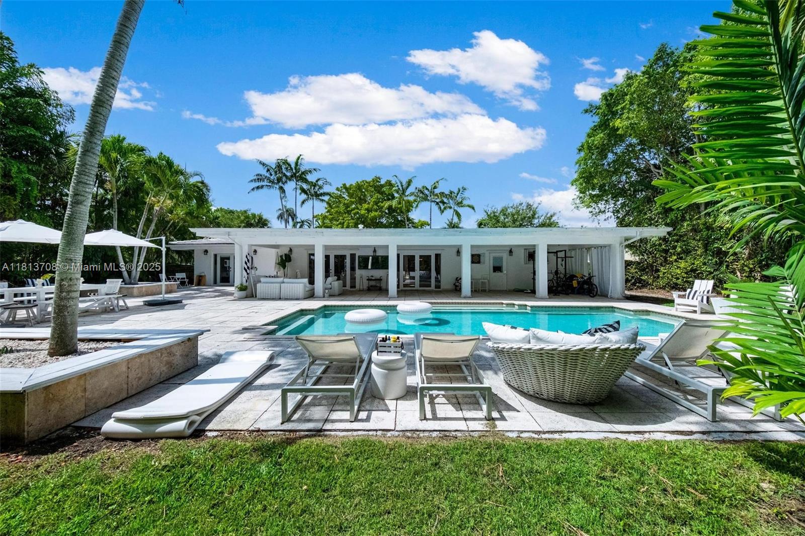 BAY LURE - Residential