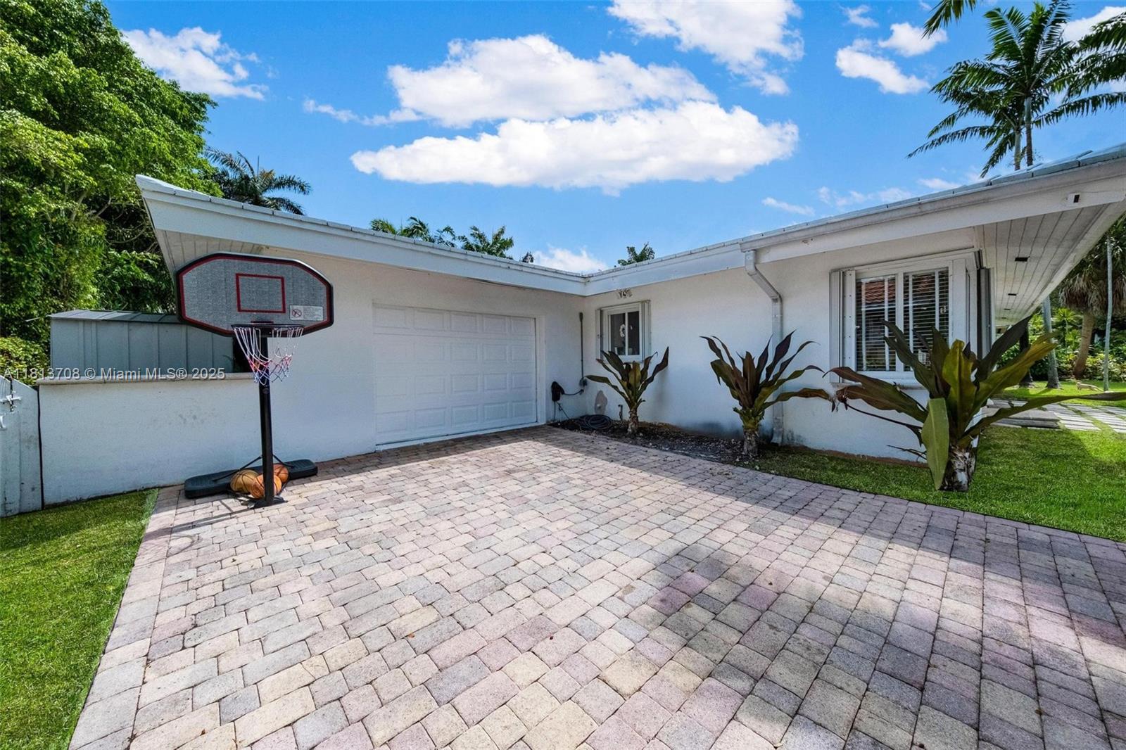 BAY LURE - Residential