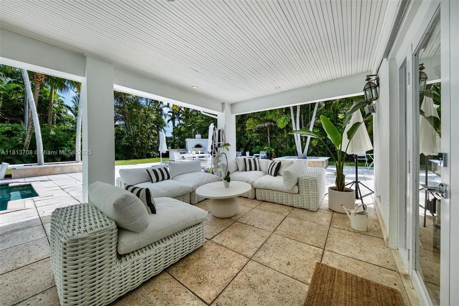 BAY LURE - Residential