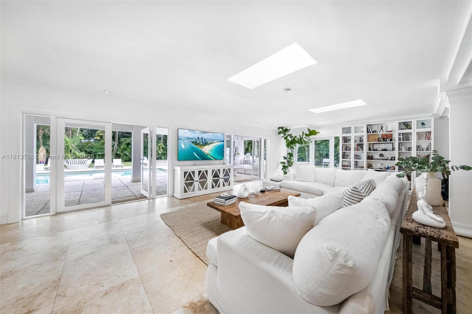 BAY LURE - Residential