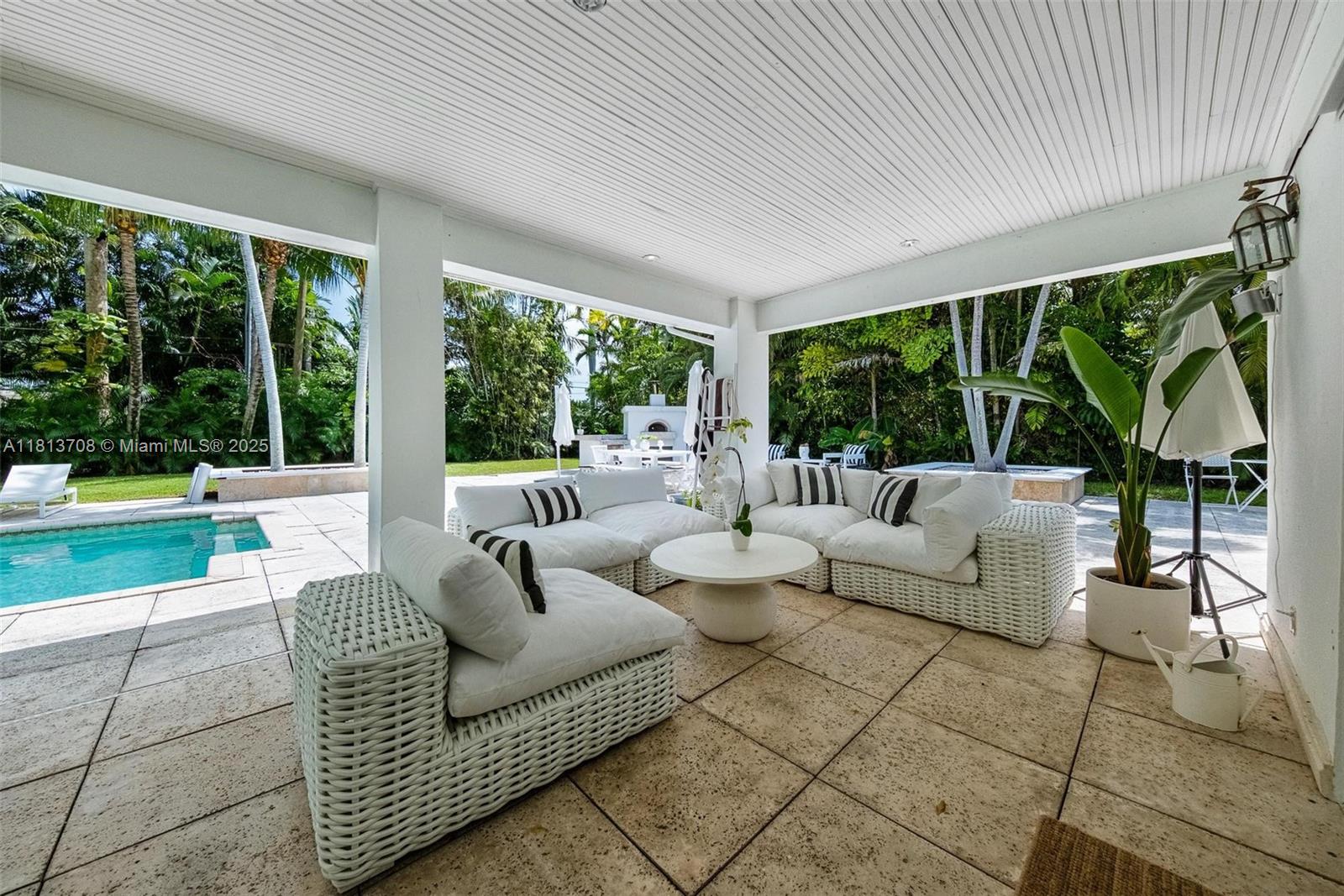 BAY LURE - Residential