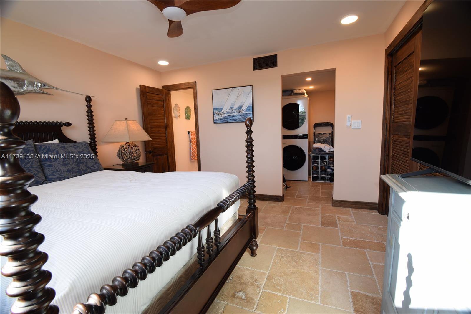 HARBOUR HALL INLET CLUB C - Residential