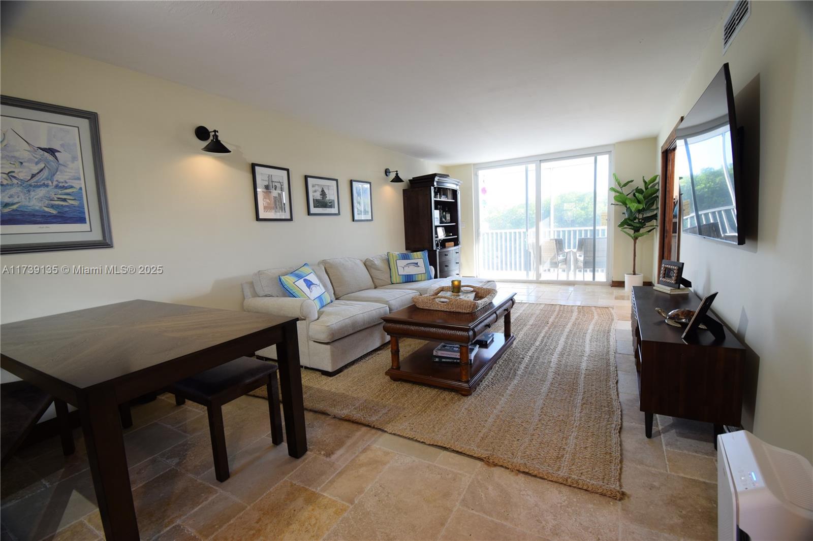 HARBOUR HALL INLET CLUB C - Residential