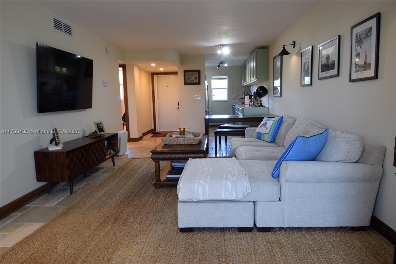 HARBOUR HALL INLET CLUB C - Residential
