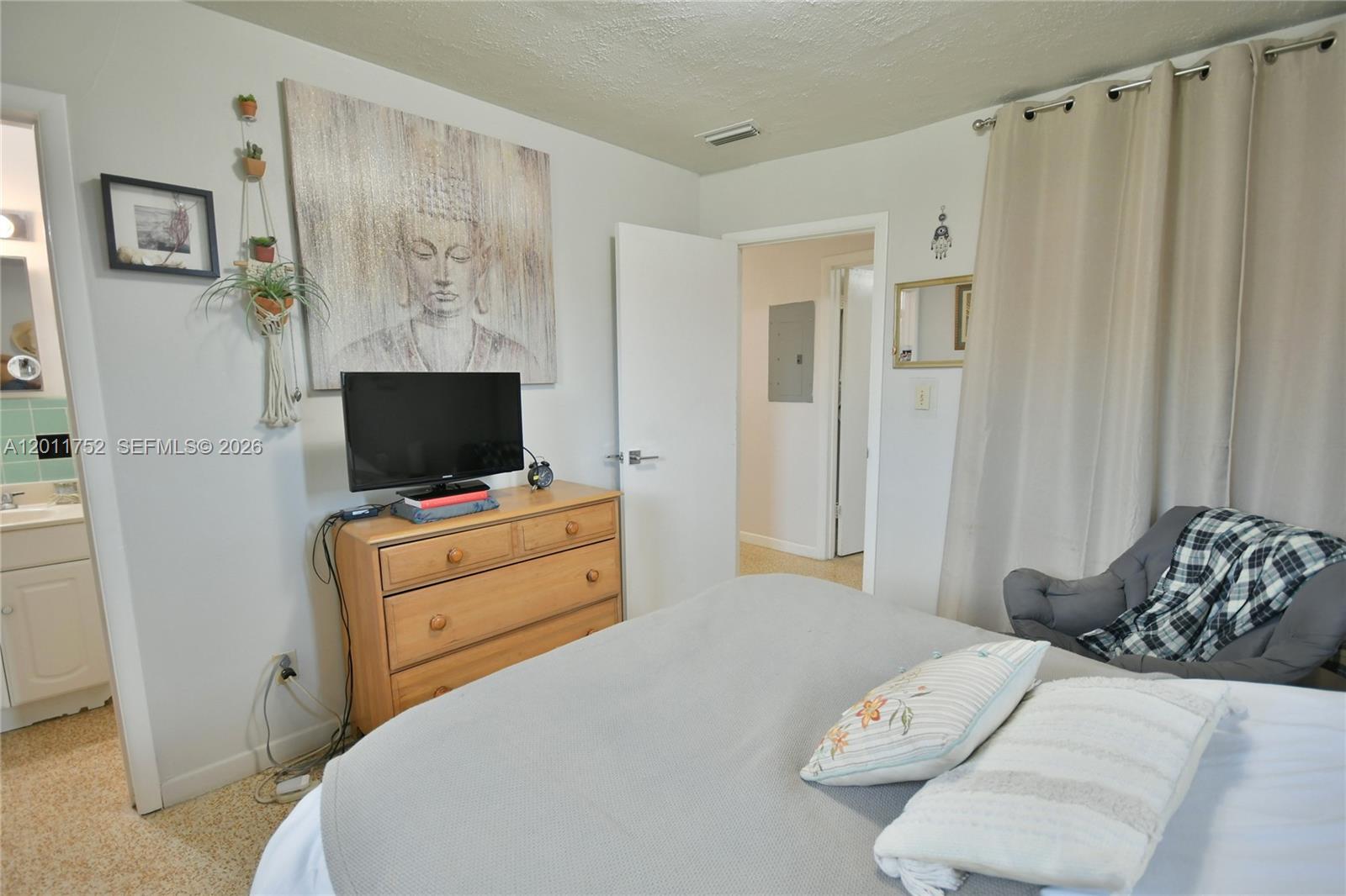 FONTAINEBLEAU GARDENS 1ST - Residential