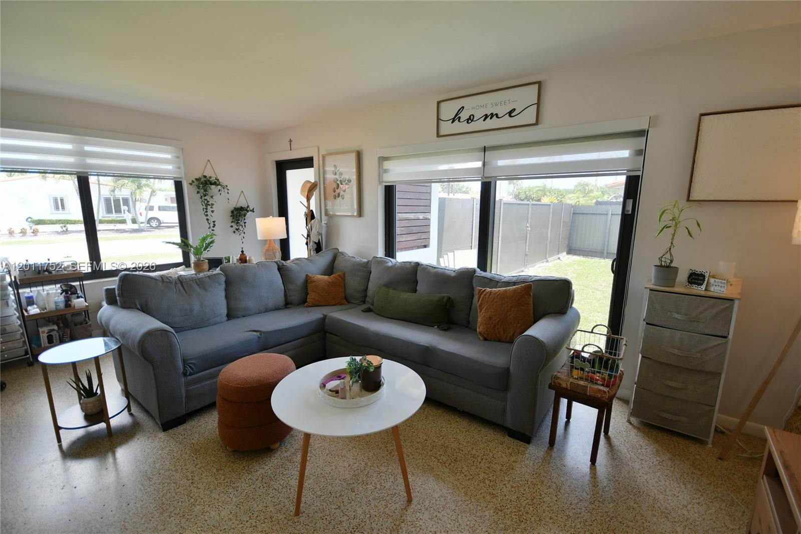 FONTAINEBLEAU GARDENS 1ST - Residential