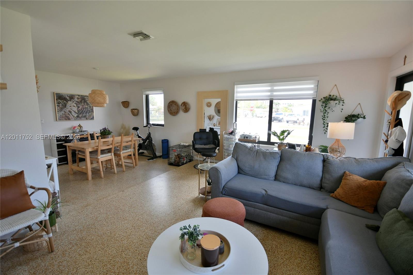 FONTAINEBLEAU GARDENS 1ST - Residential