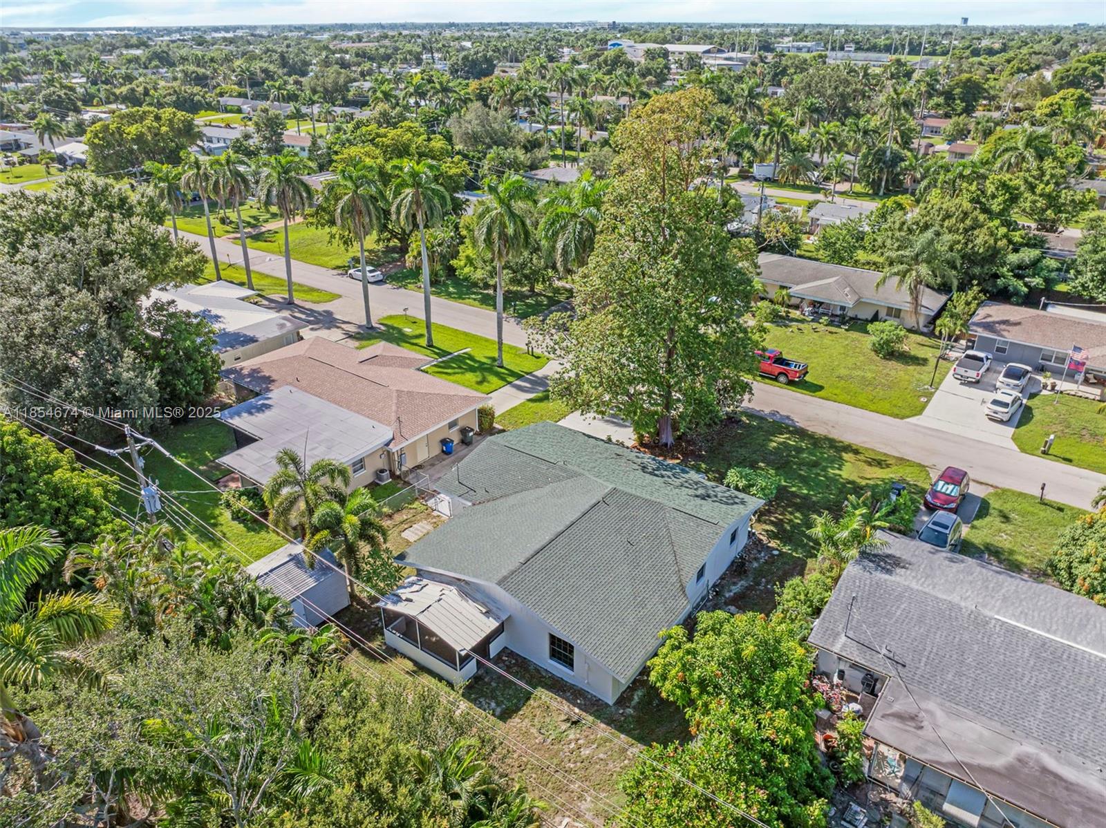 1427 DAVIS DR