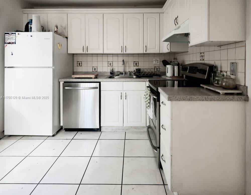 SPANISH TRACE CONDO - Residential