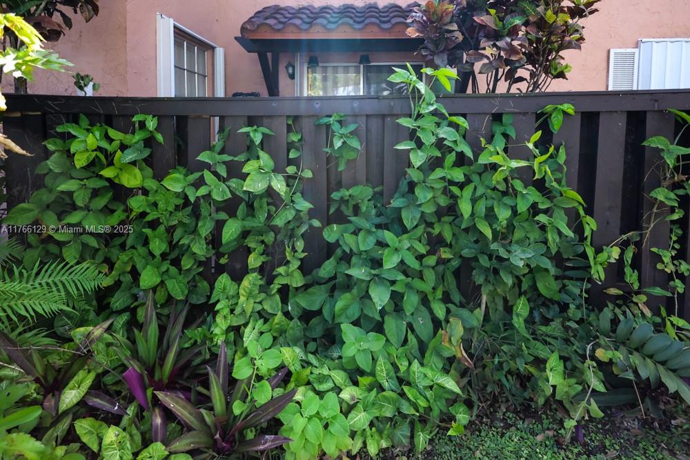 SPANISH TRACE CONDO - Residential