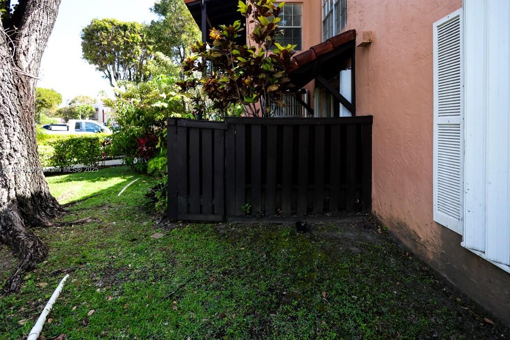 SPANISH TRACE CONDO - Residential