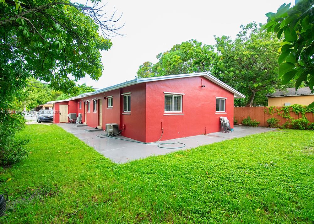 3033 NW 10th Ave