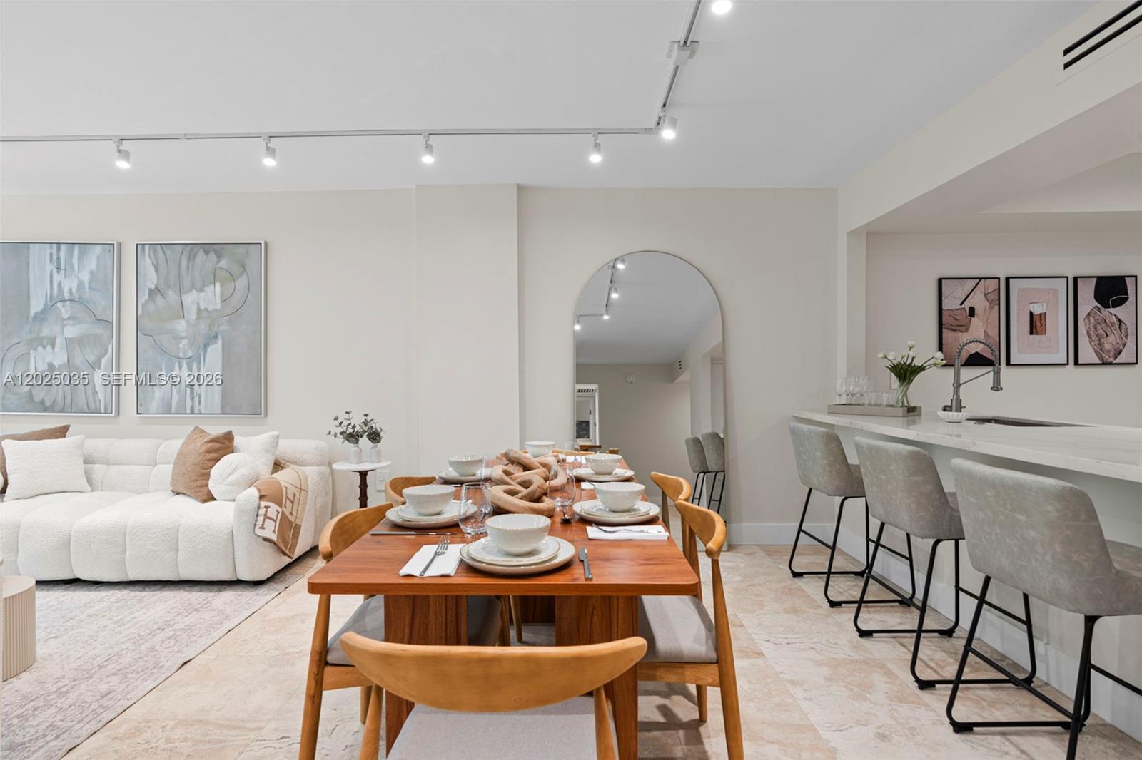 155 Ocean Lane Dr 205, Key Biscayne, FL, 33149/$1,100,000 3 155 Ocean Lane Dr 205
