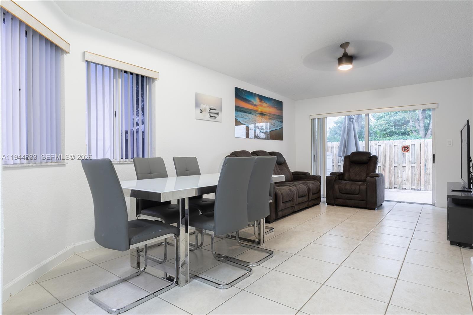 DORAL LANDINGS TOWNHOMES - Residential