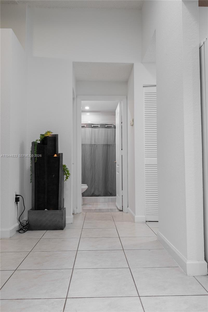 DORAL LANDINGS TOWNHOMES - Residential