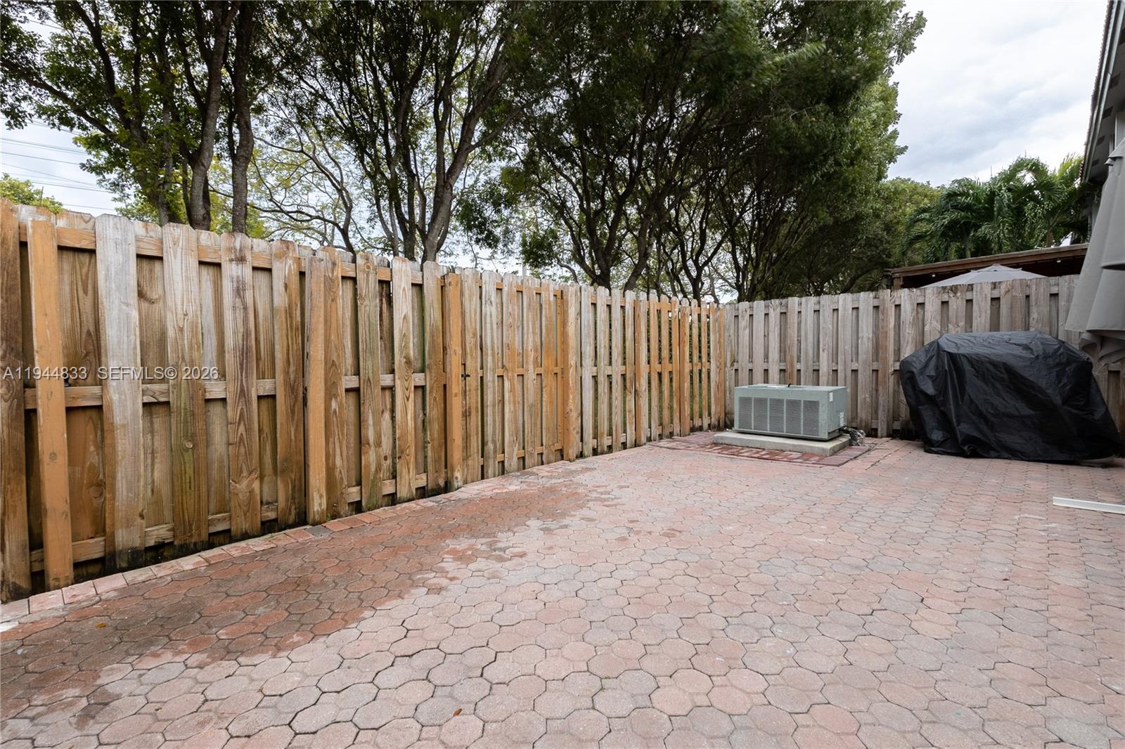 DORAL LANDINGS TOWNHOMES - Residential