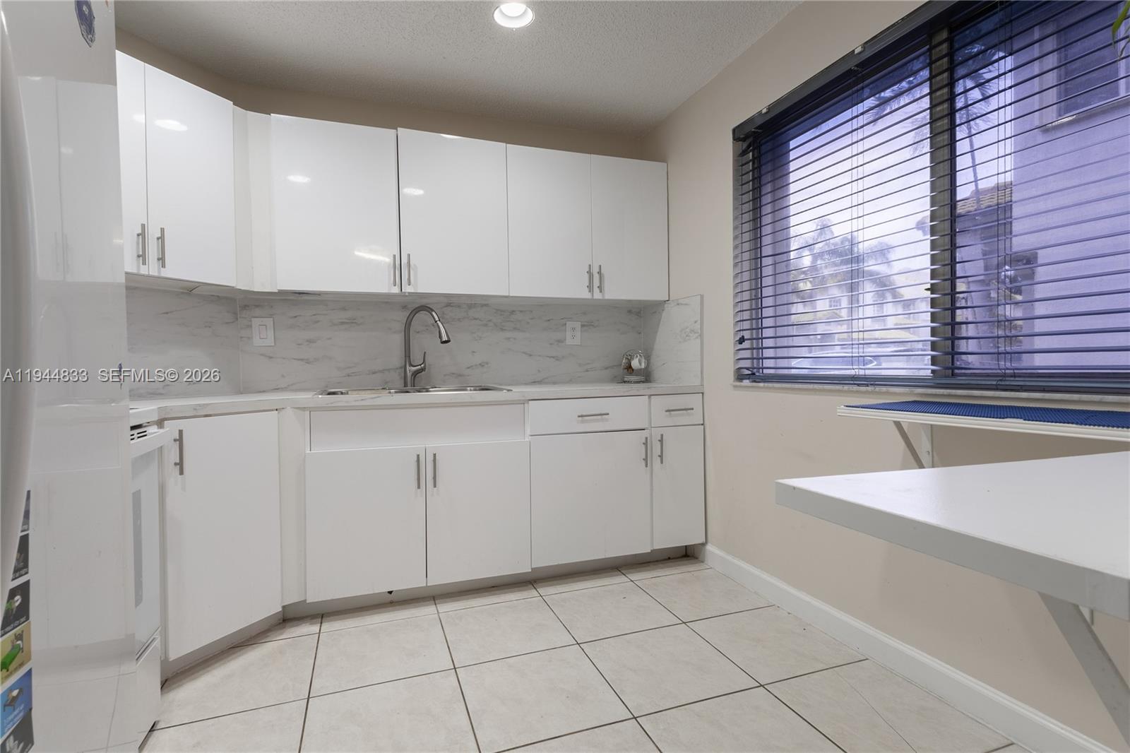 DORAL LANDINGS TOWNHOMES - Residential