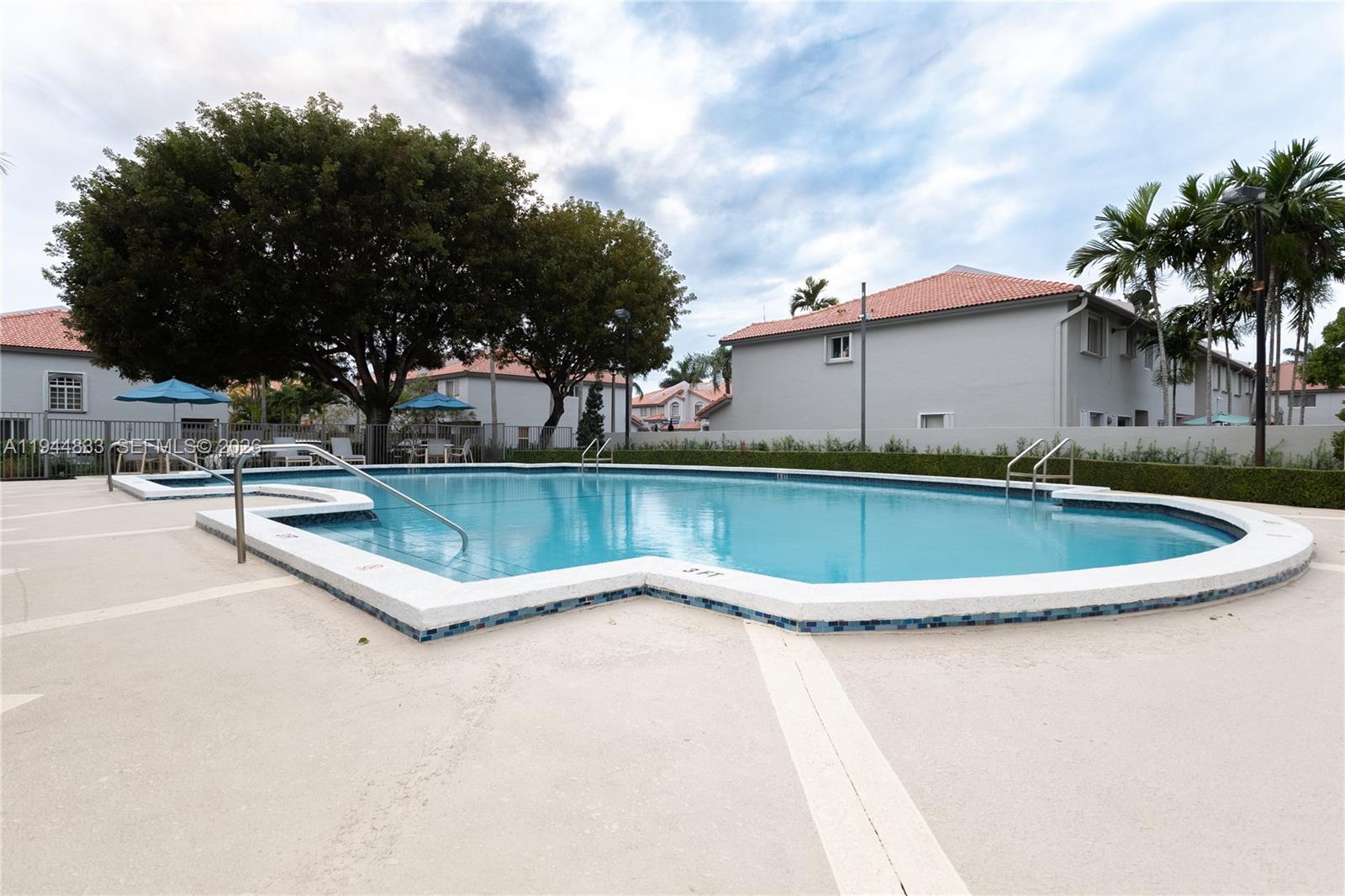 DORAL LANDINGS TOWNHOMES - Residential