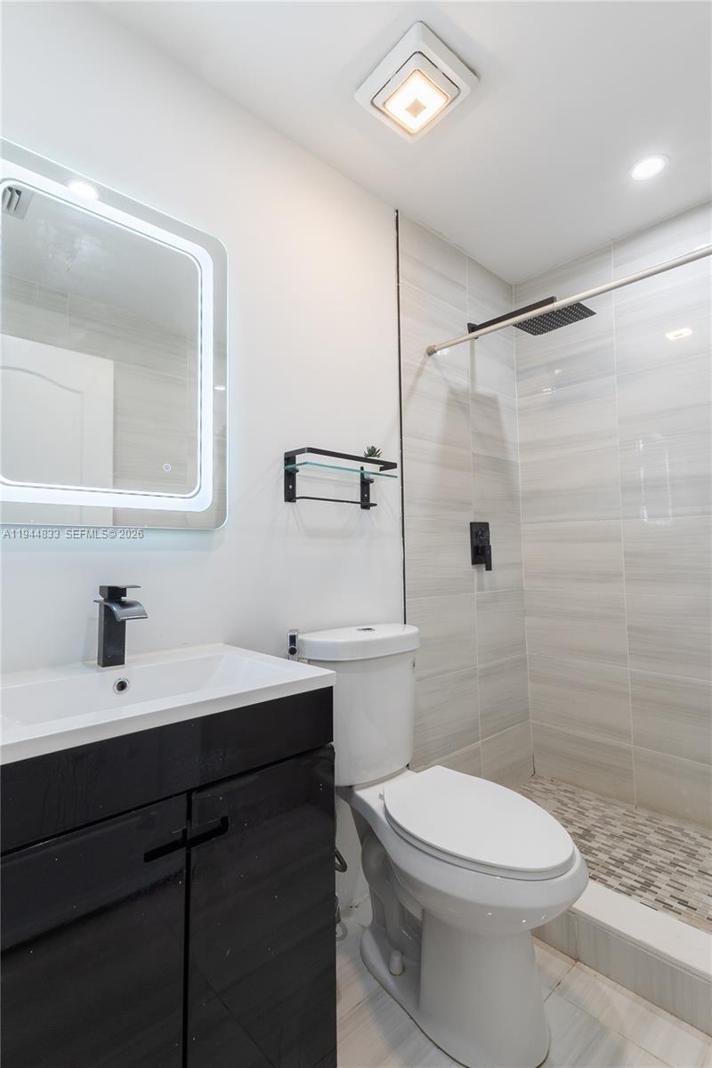 DORAL LANDINGS TOWNHOMES - Residential