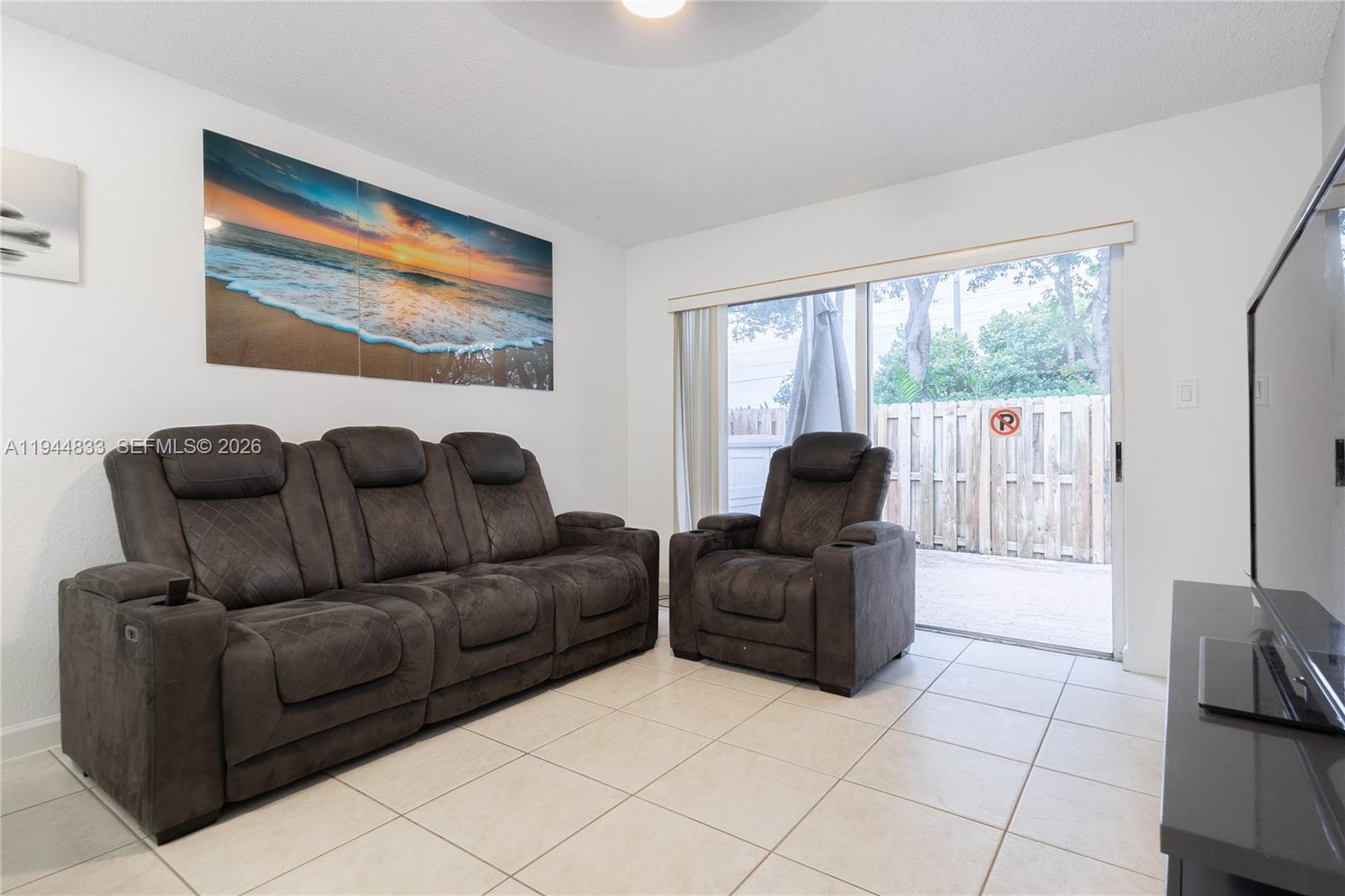 DORAL LANDINGS TOWNHOMES - Residential