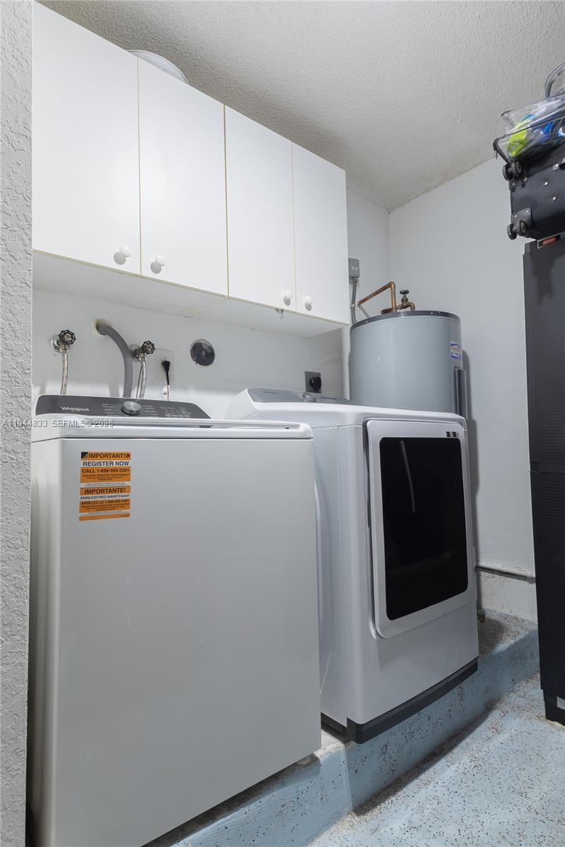 DORAL LANDINGS TOWNHOMES - Residential