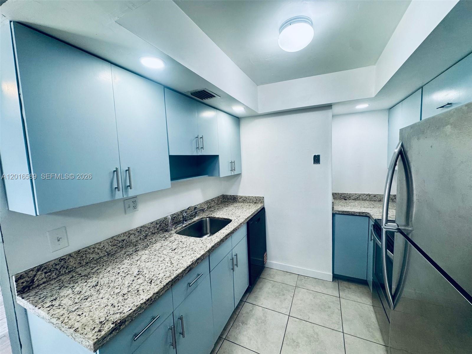 HABITAT II CONDO - Residential Lease