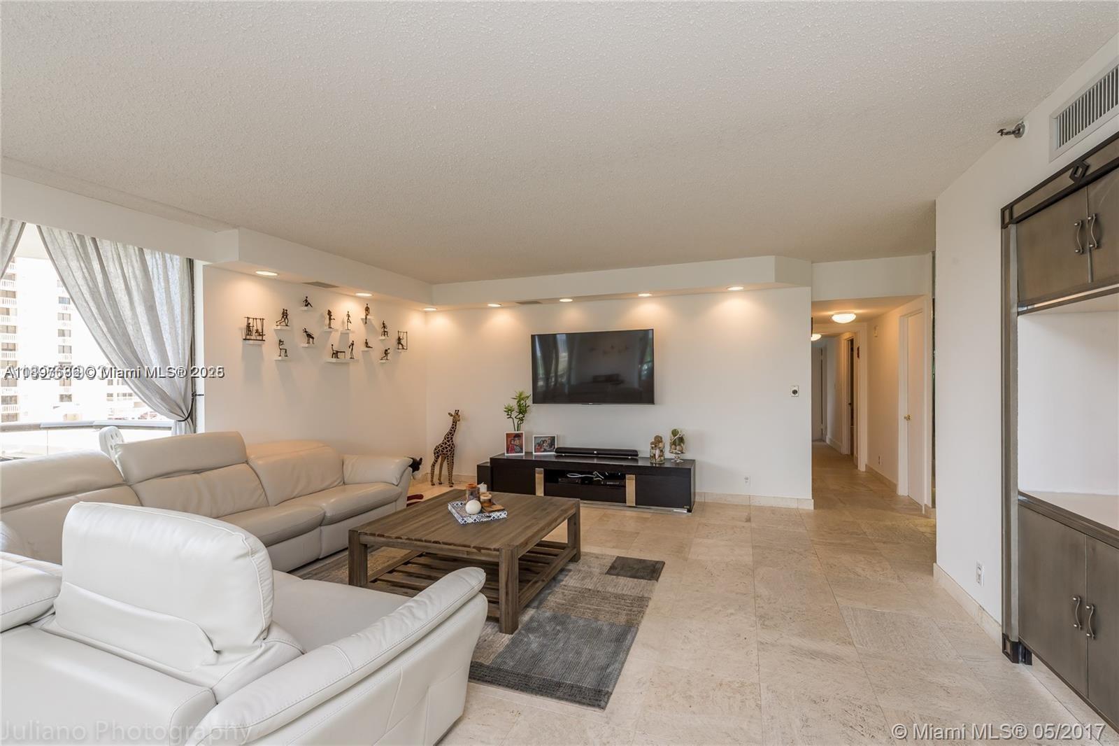 TURNBERRY ISLE SOUTH COND - Residential