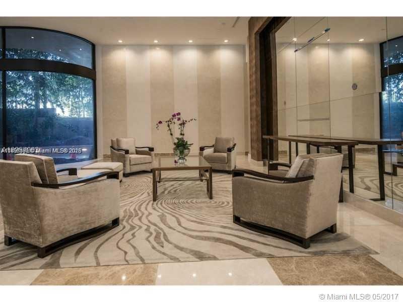 TURNBERRY ISLE SOUTH COND - Residential