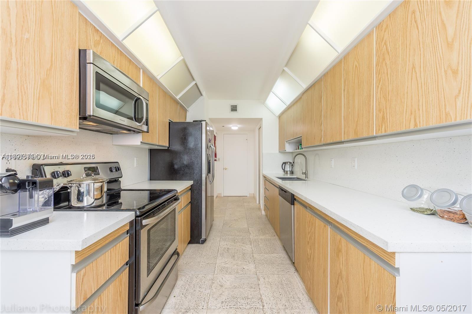 TURNBERRY ISLE SOUTH COND - Residential