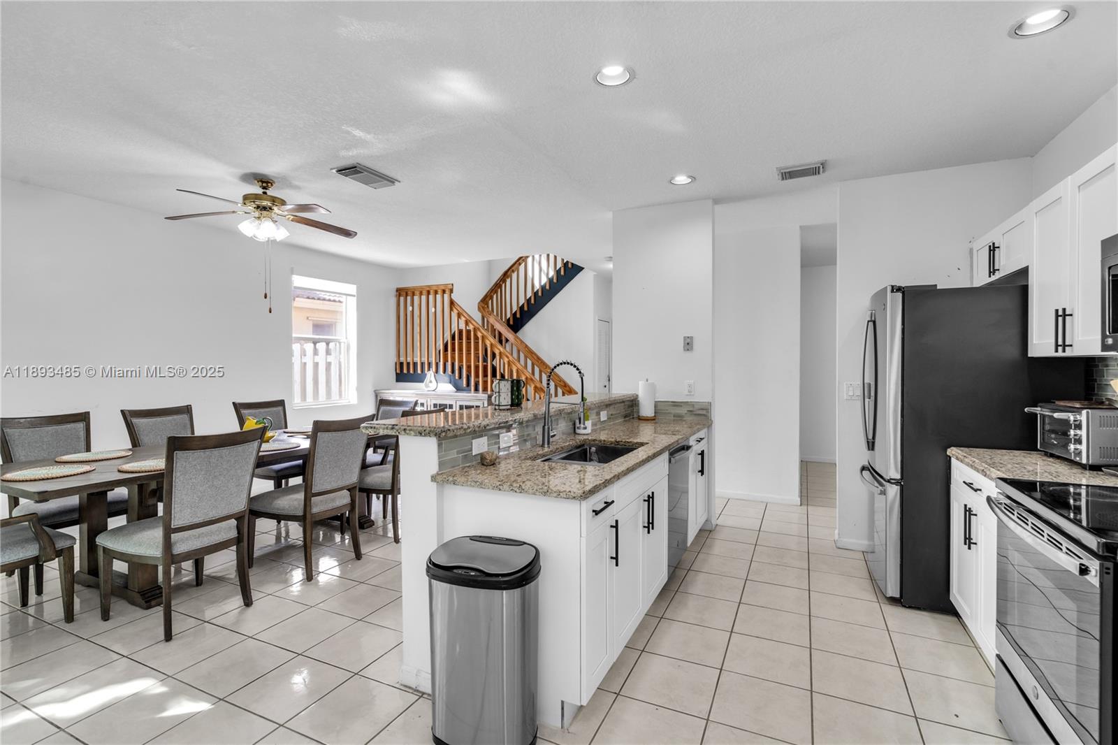 LANDINGS - Residential