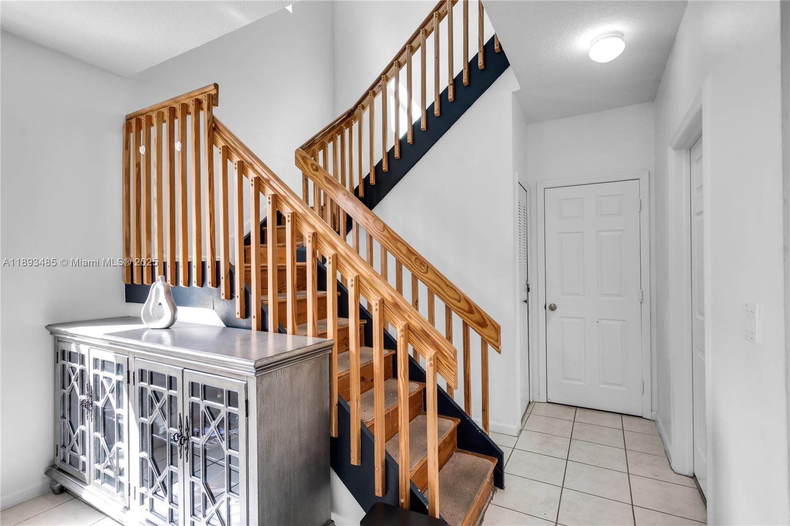 LANDINGS - Residential