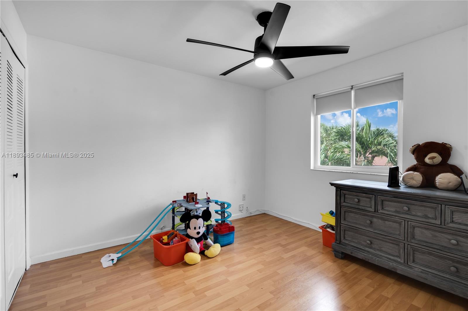 LANDINGS - Residential