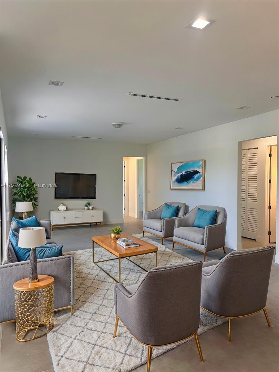 OUTBACK RANCHES - Residential