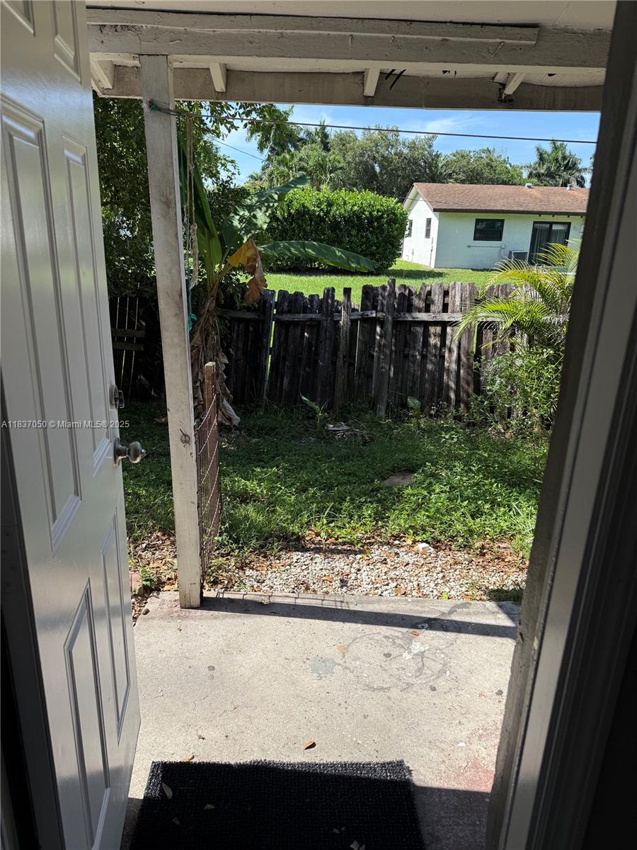 FIRST ADDITION TO CANAL G - Residential Lease