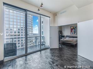 MET 1 CONDO - Residential