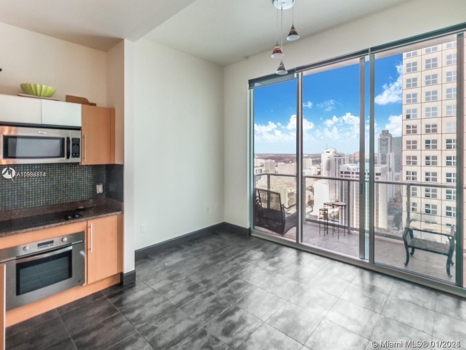 MET 1 CONDO - Residential