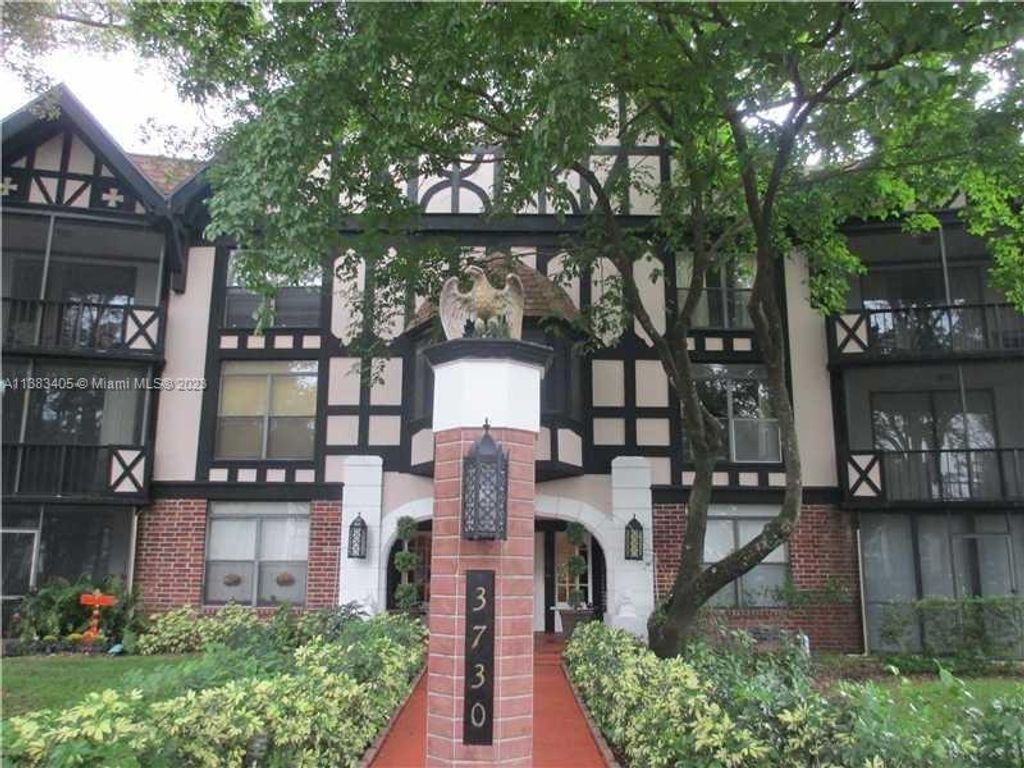 Photo of 3730 Inverrary Dr #3Y, Lauderhill, FL 33319 (MLS # A11383405)