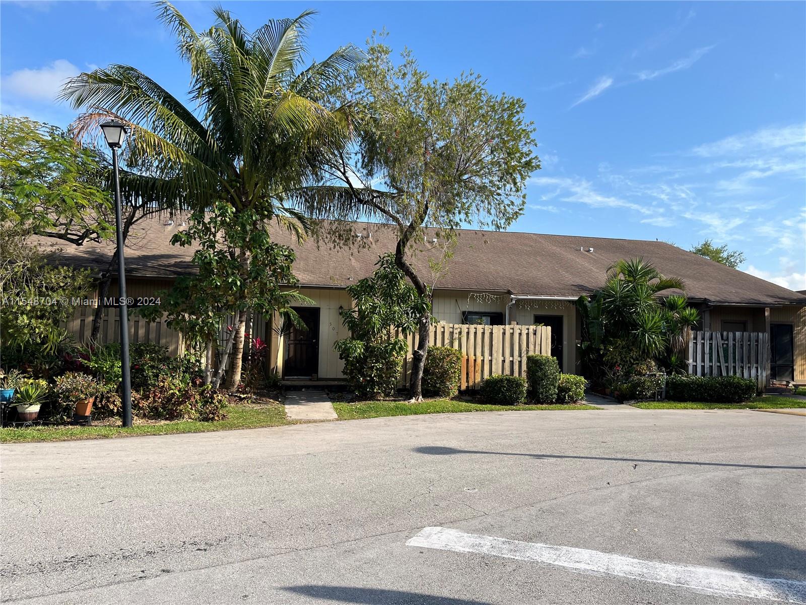 This property is a  3 bedroom and 2 bathroom with an extra room upstairs. Spacious living area. Located 10 minutes away from Aventura mall. Great neighborhood and great school district. It's a perfect opportunity for the buyer/investor to add their personal touch and style. Central AC not working. This property requires renovation.
20-25% down might required.