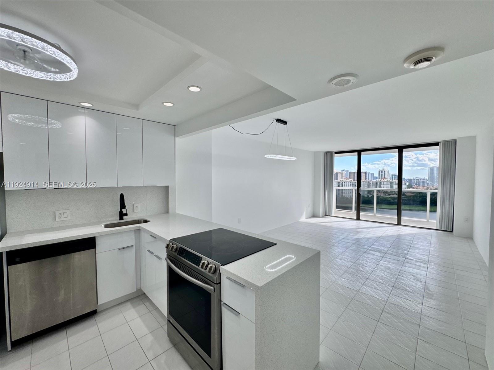 AVENTURA-EL DORADO CONDO - Residential